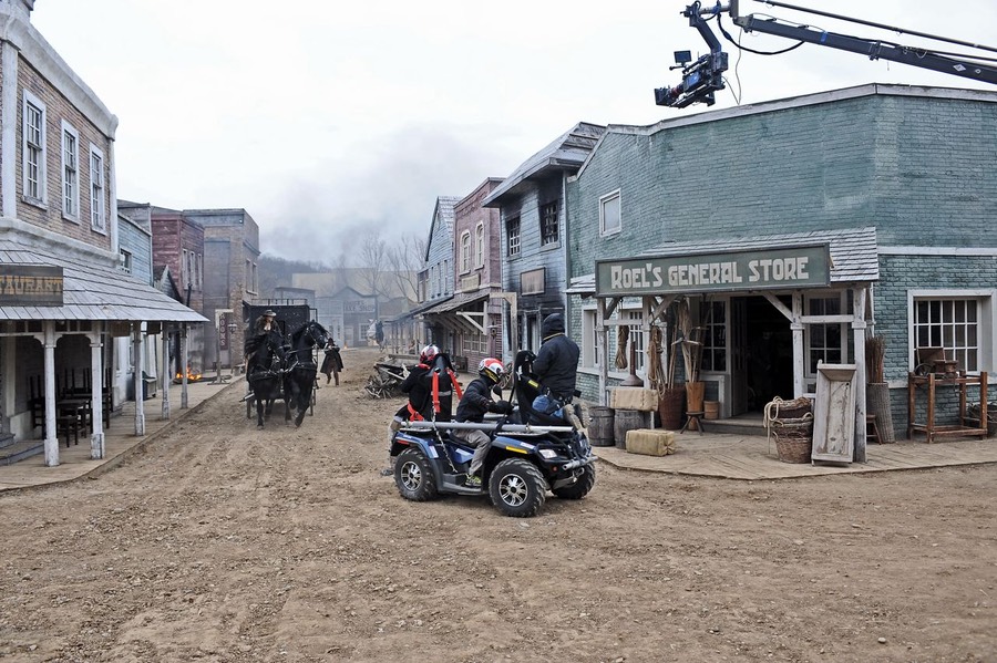Roel_Reine_Dead_in_Tombstone_16.jpg
