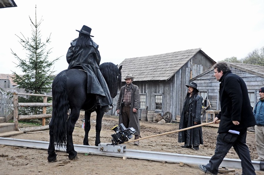 Roel_Reine_Dead_in_Tombstone_24.jpg